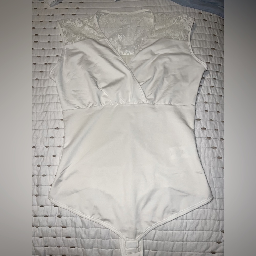 NWOT Colombia y su Moda compression bodysuit Shapewear size L/XL - CREAM